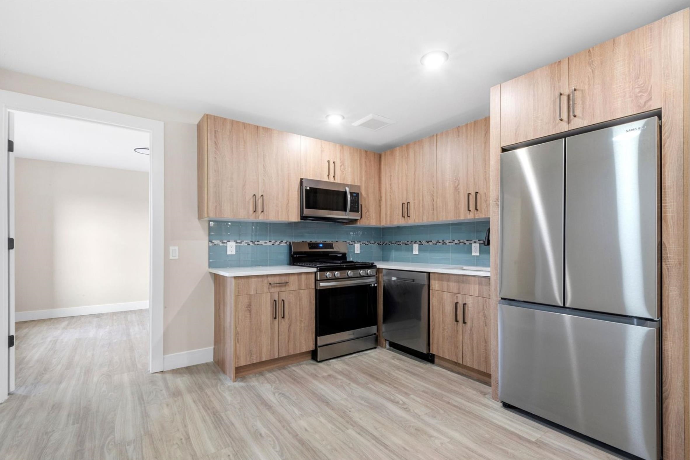 212 70TH ST Unit: 405