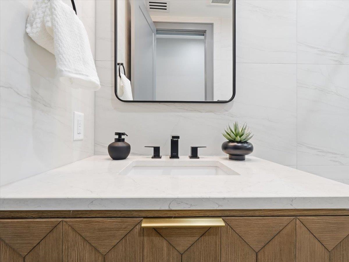 134 HANCOCK AVE Unit: 101