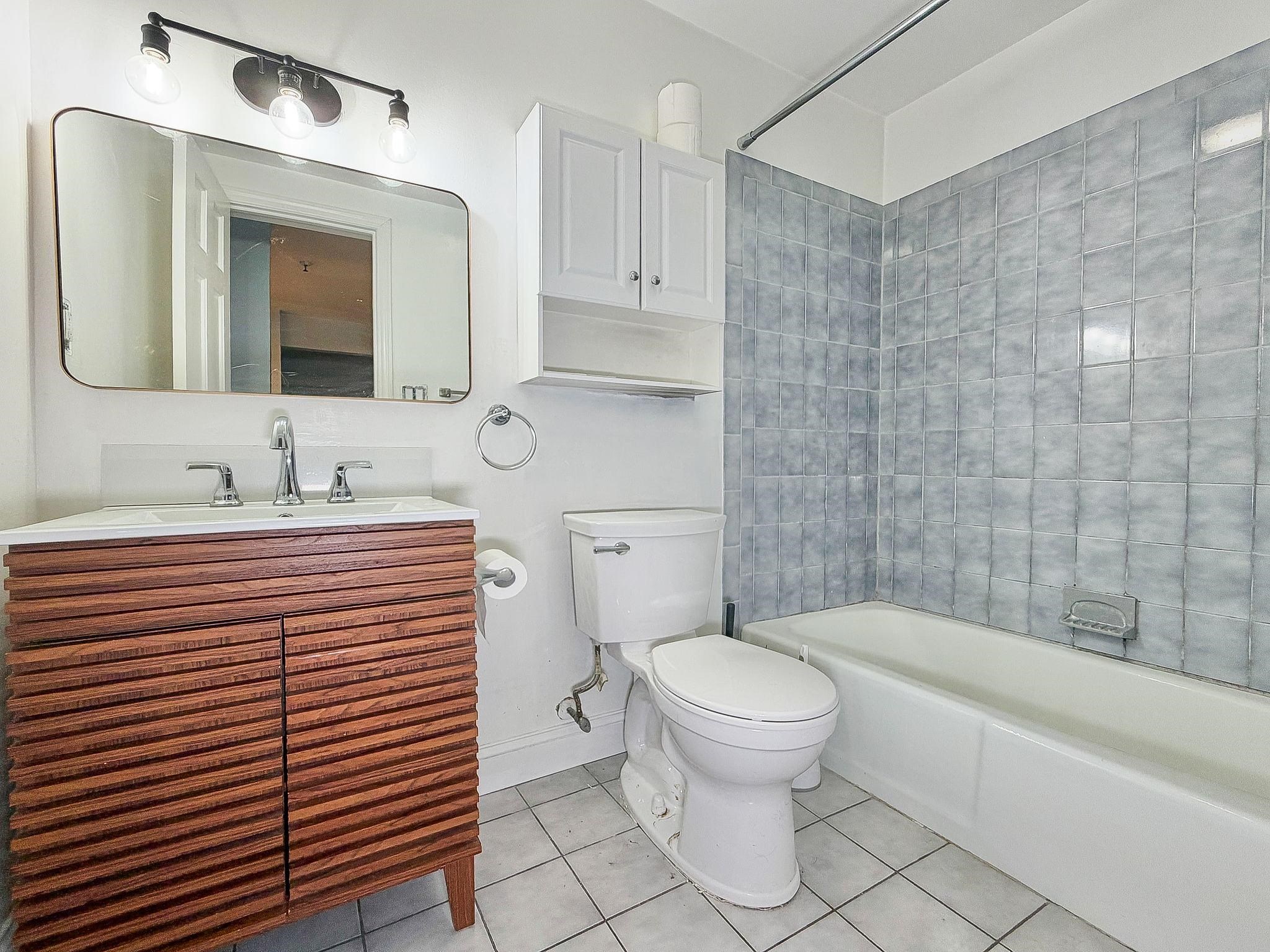 130 MADISON ST Unit: 1B