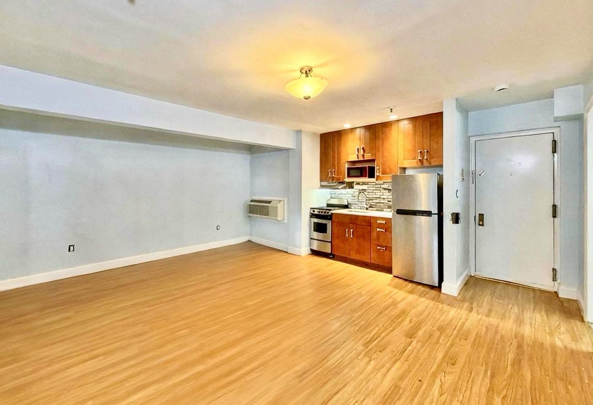 130 MADISON ST Unit: 1B