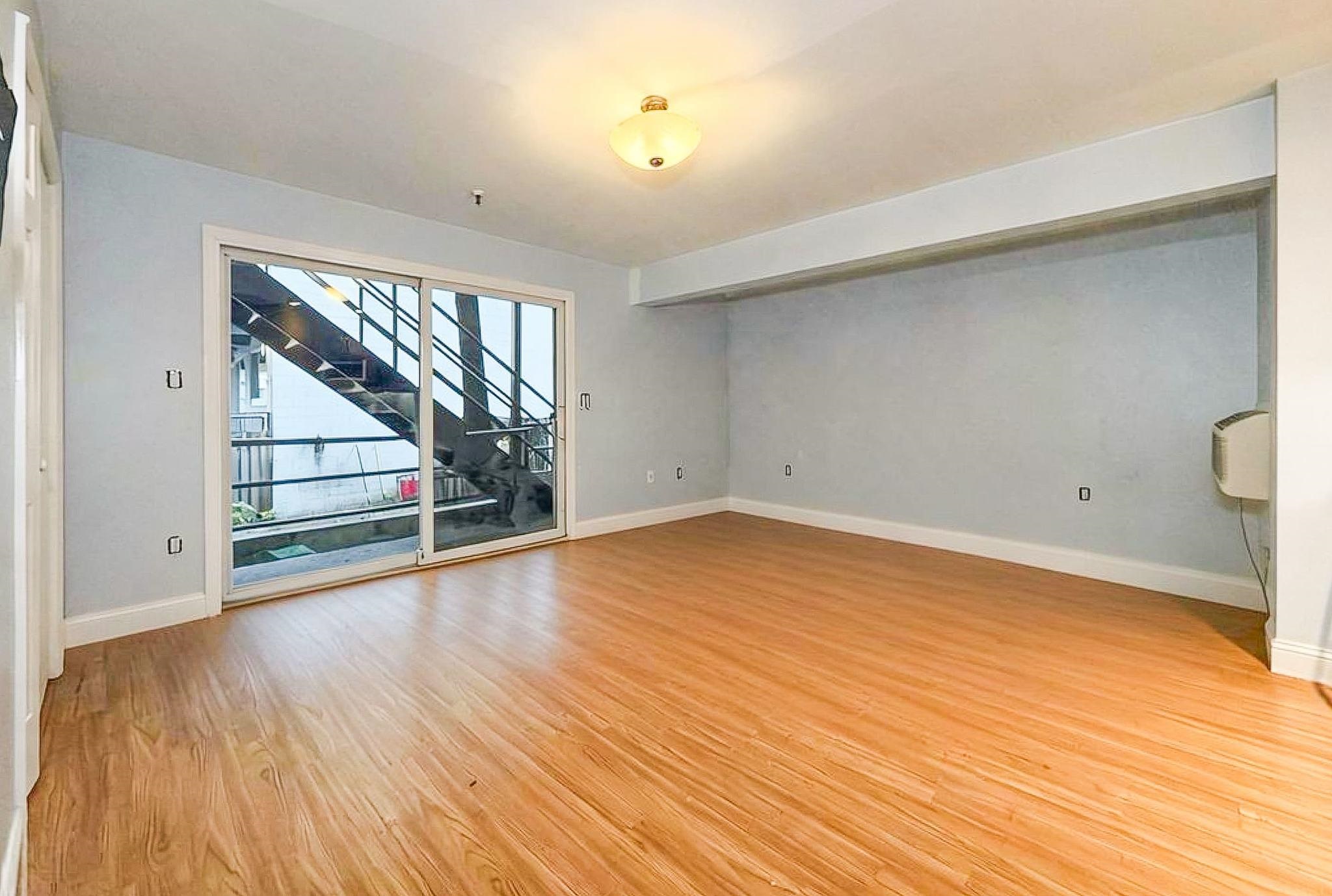 130 MADISON ST Unit: 1B