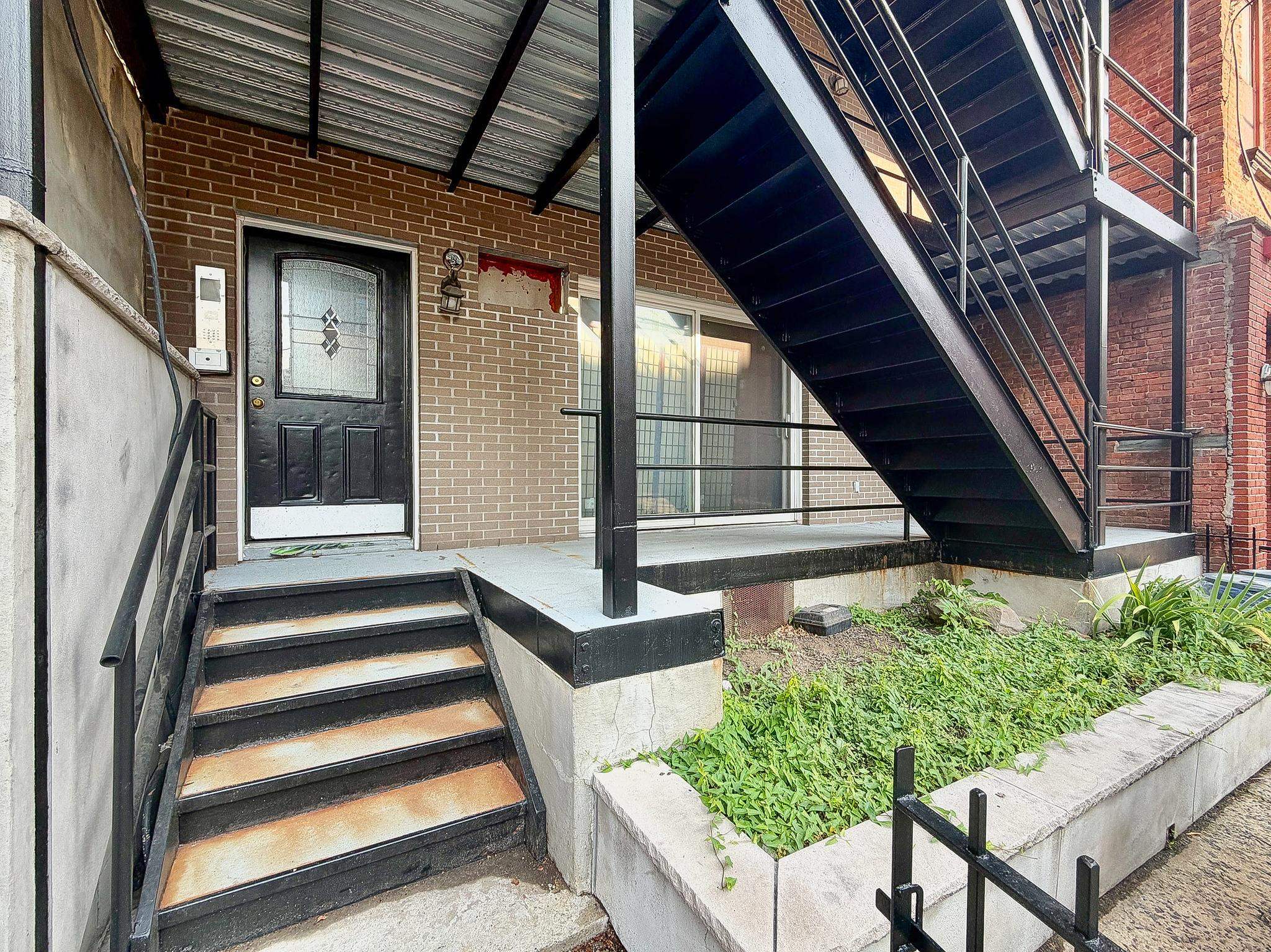 130 MADISON ST Unit: 1B