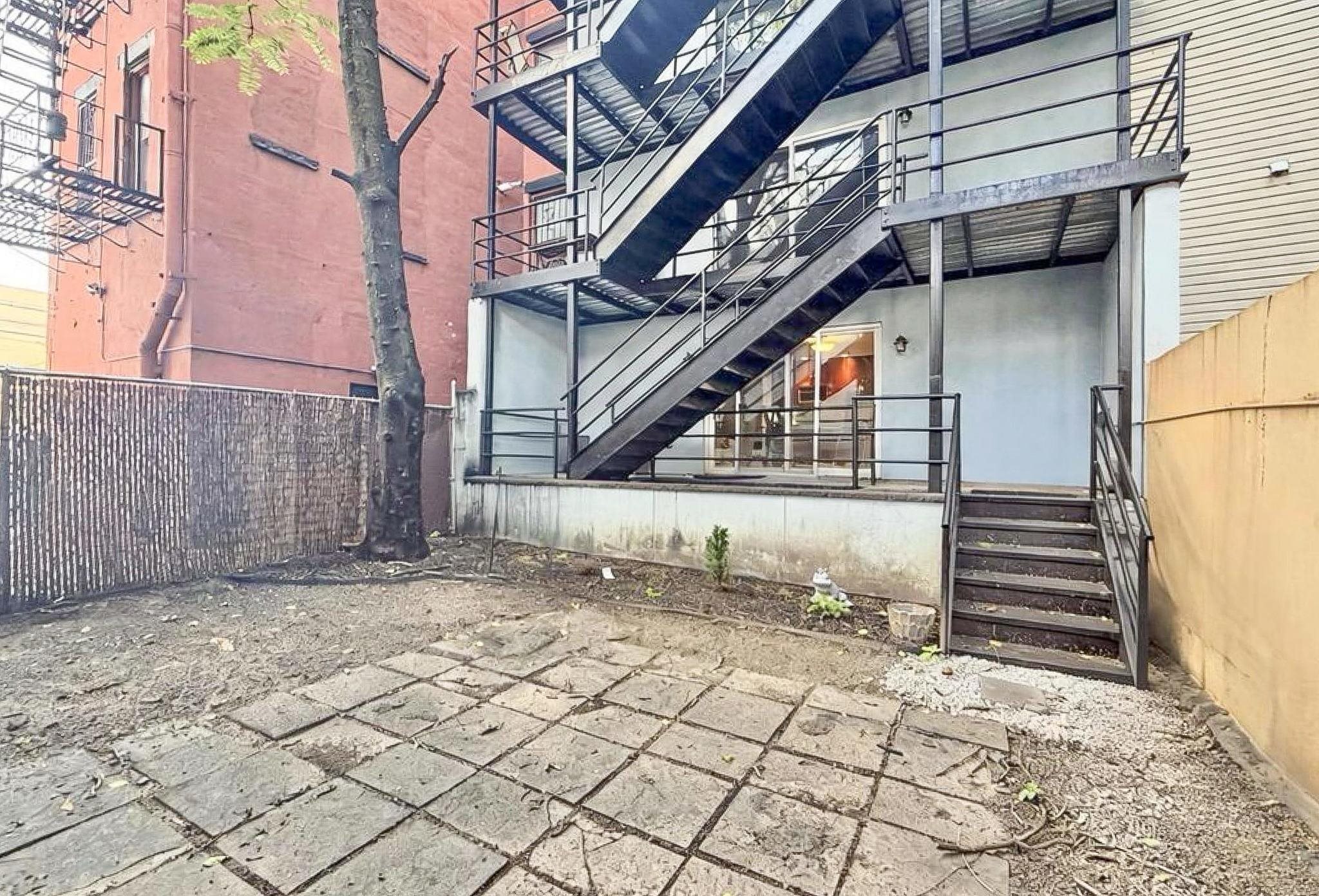 130 MADISON ST Unit: 1B