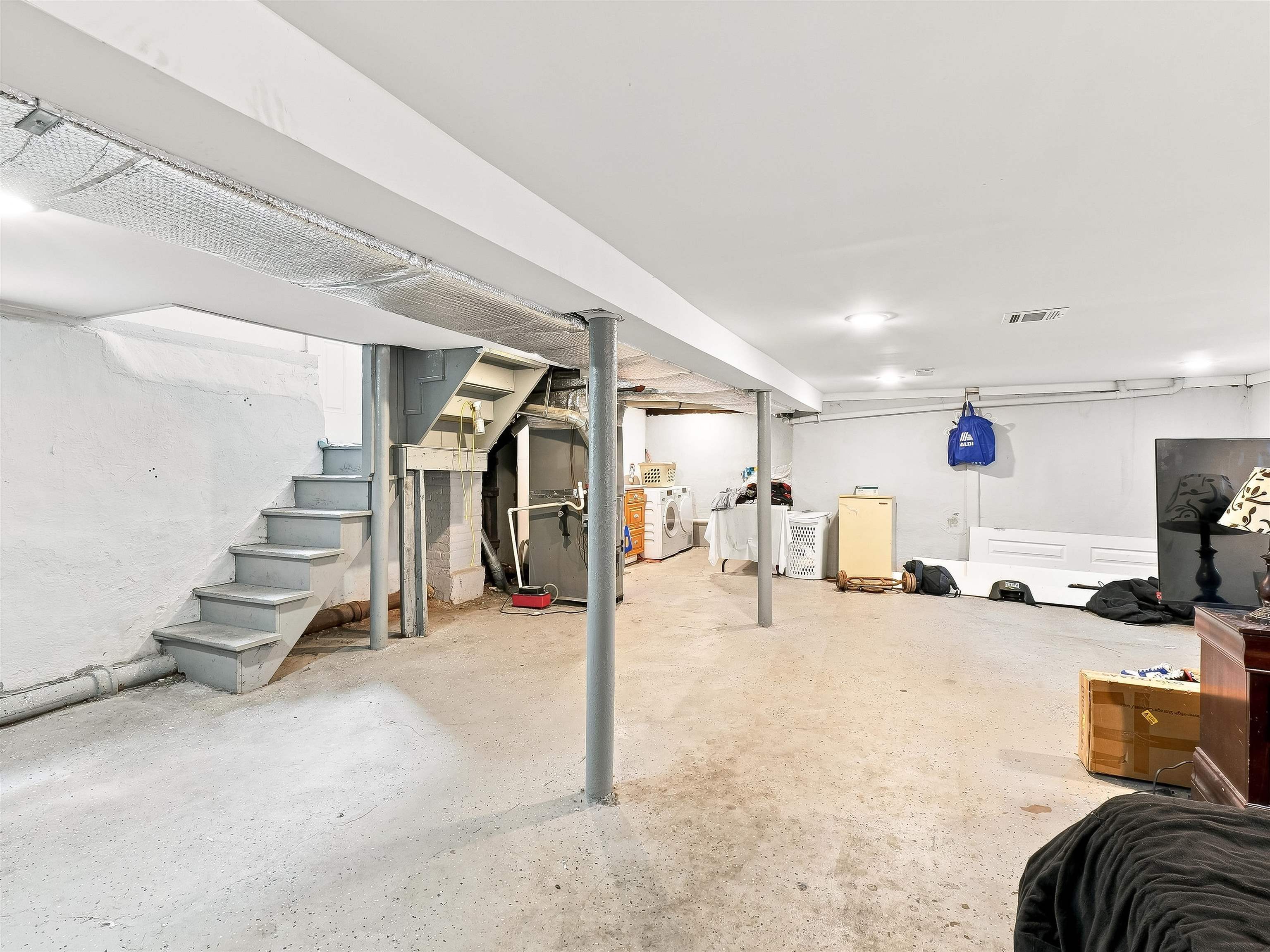 26 LINWOOD AVE