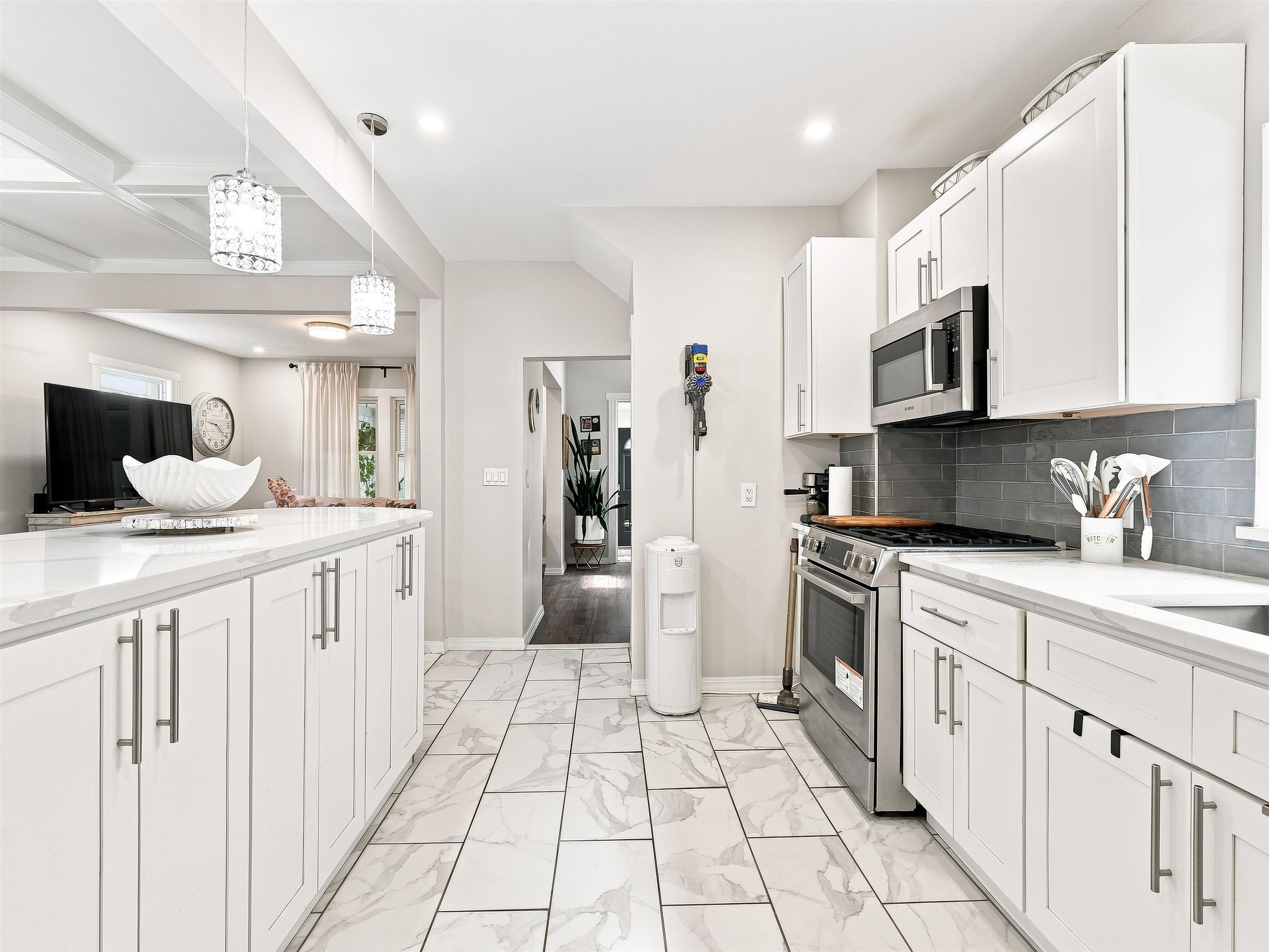 26 LINWOOD AVE