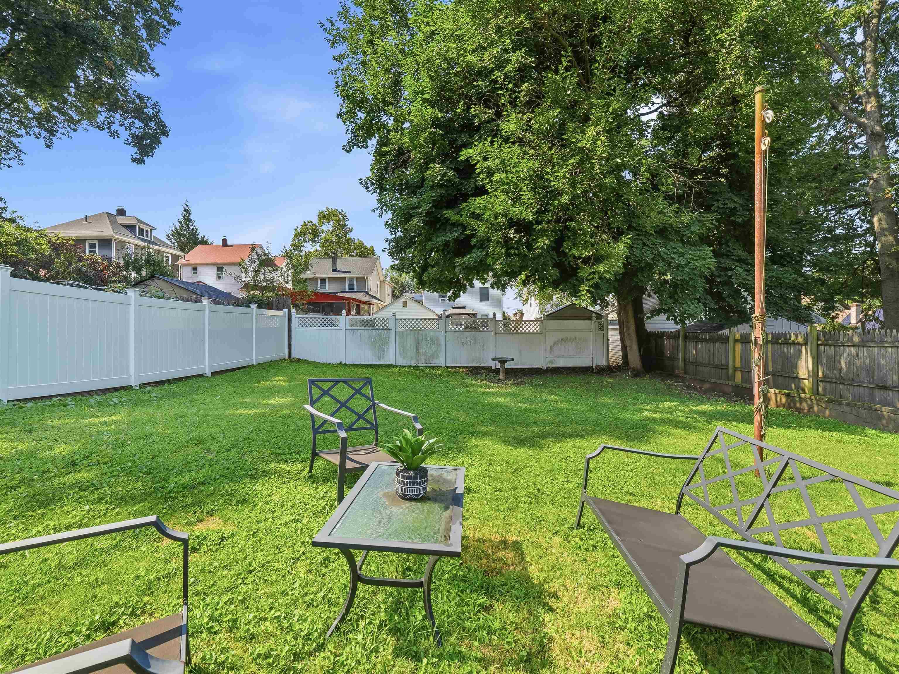 26 LINWOOD AVE