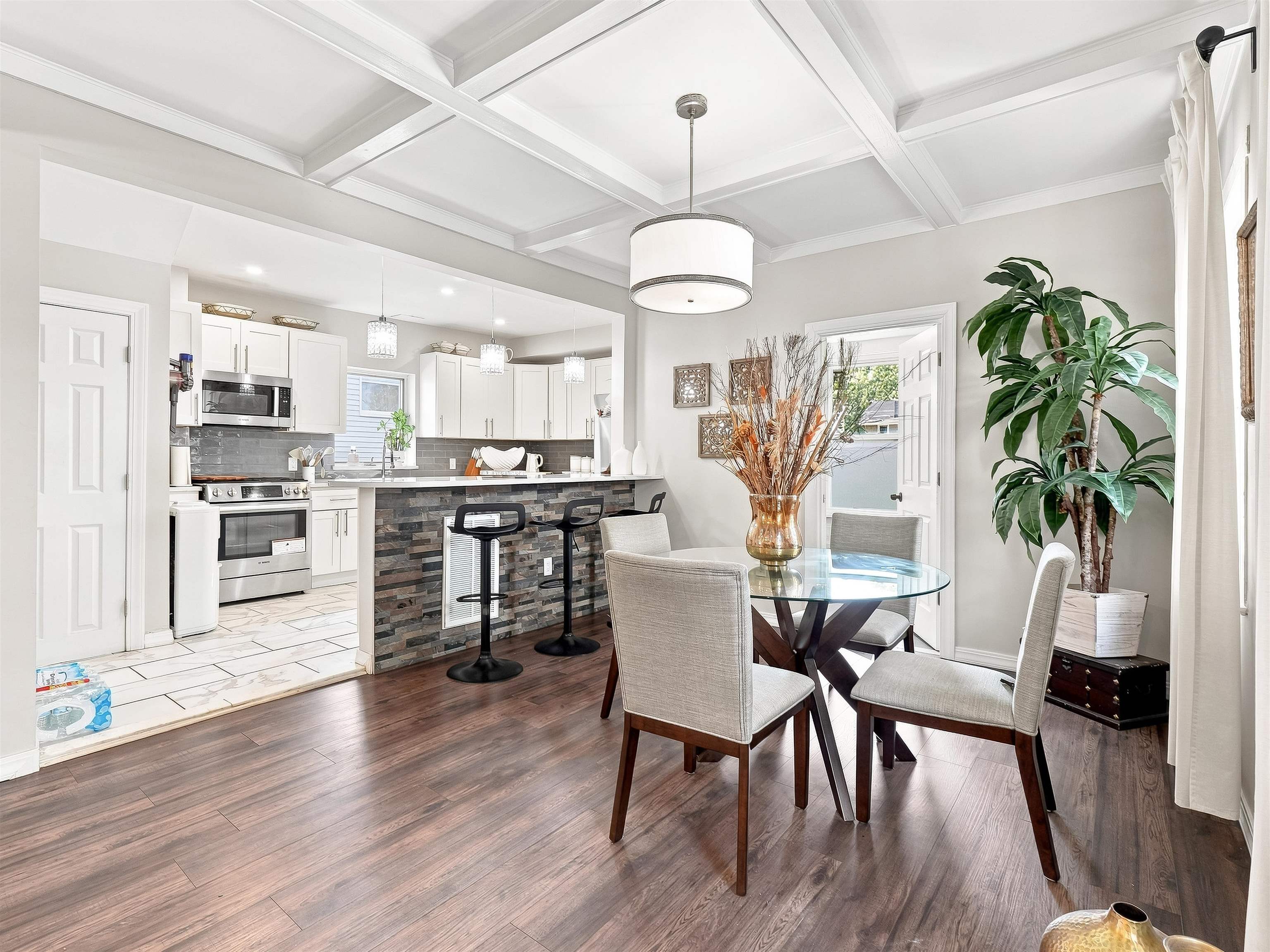 26 LINWOOD AVE