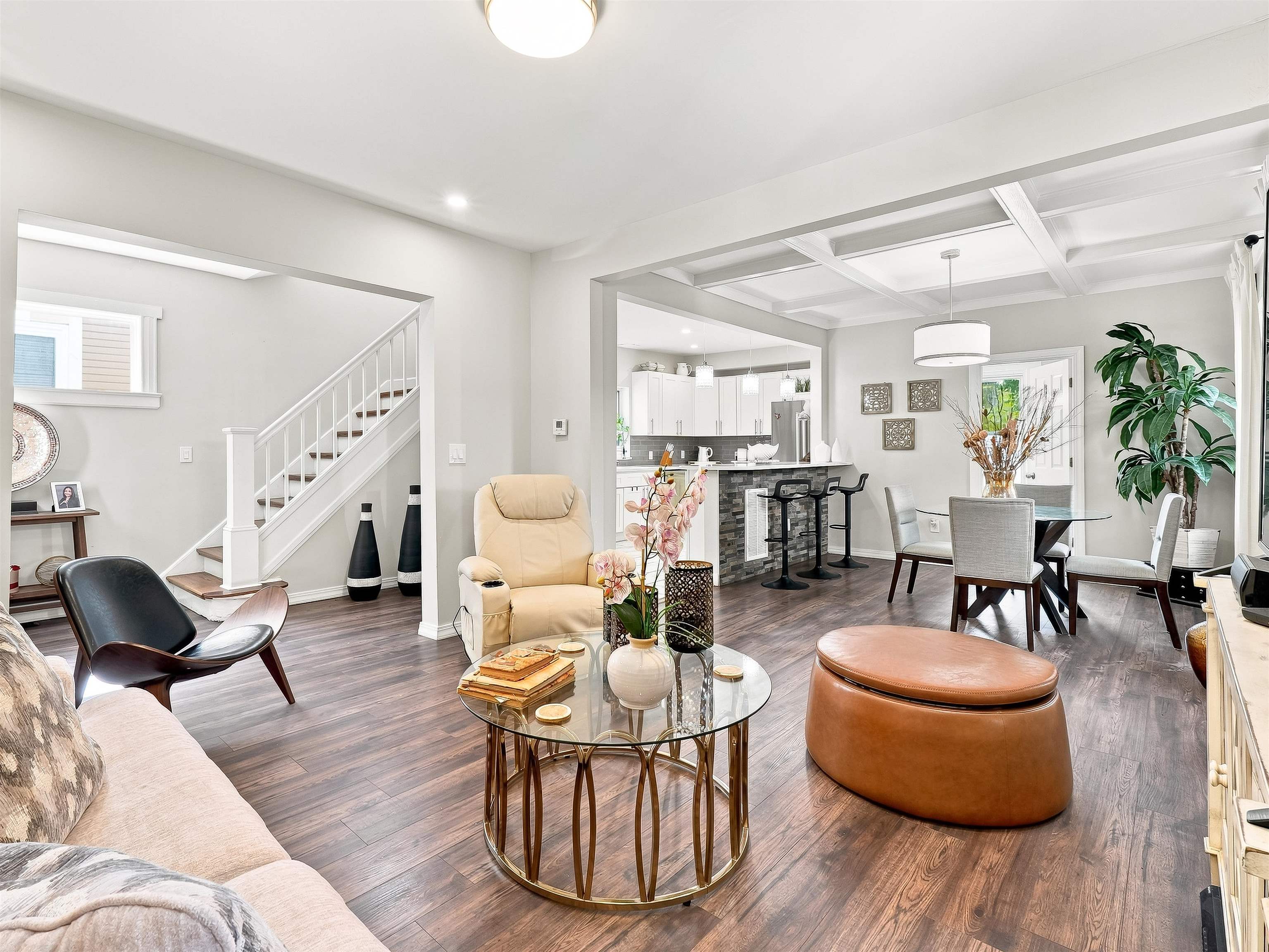 26 LINWOOD AVE