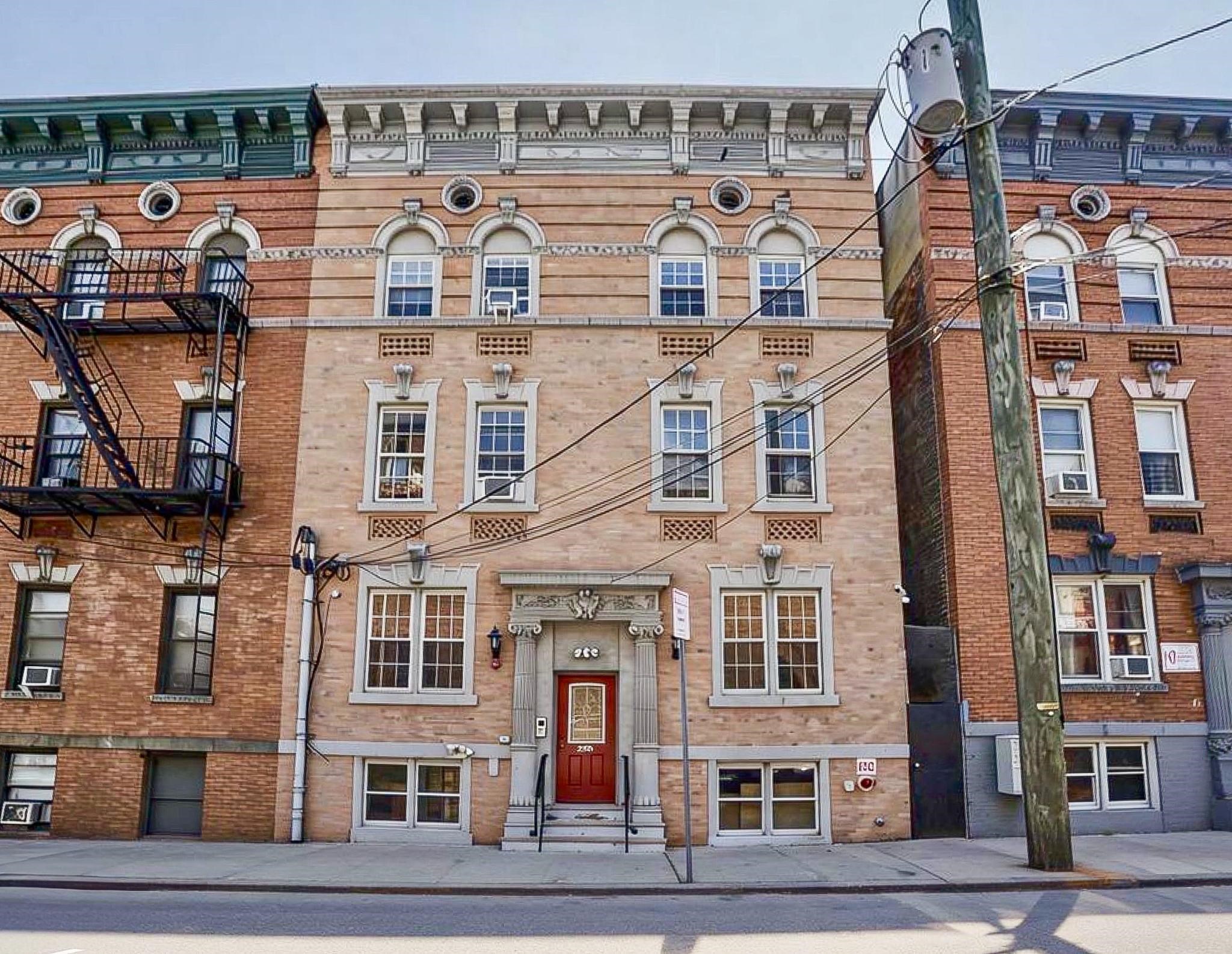 236 VAN HORNE ST Unit: 1B