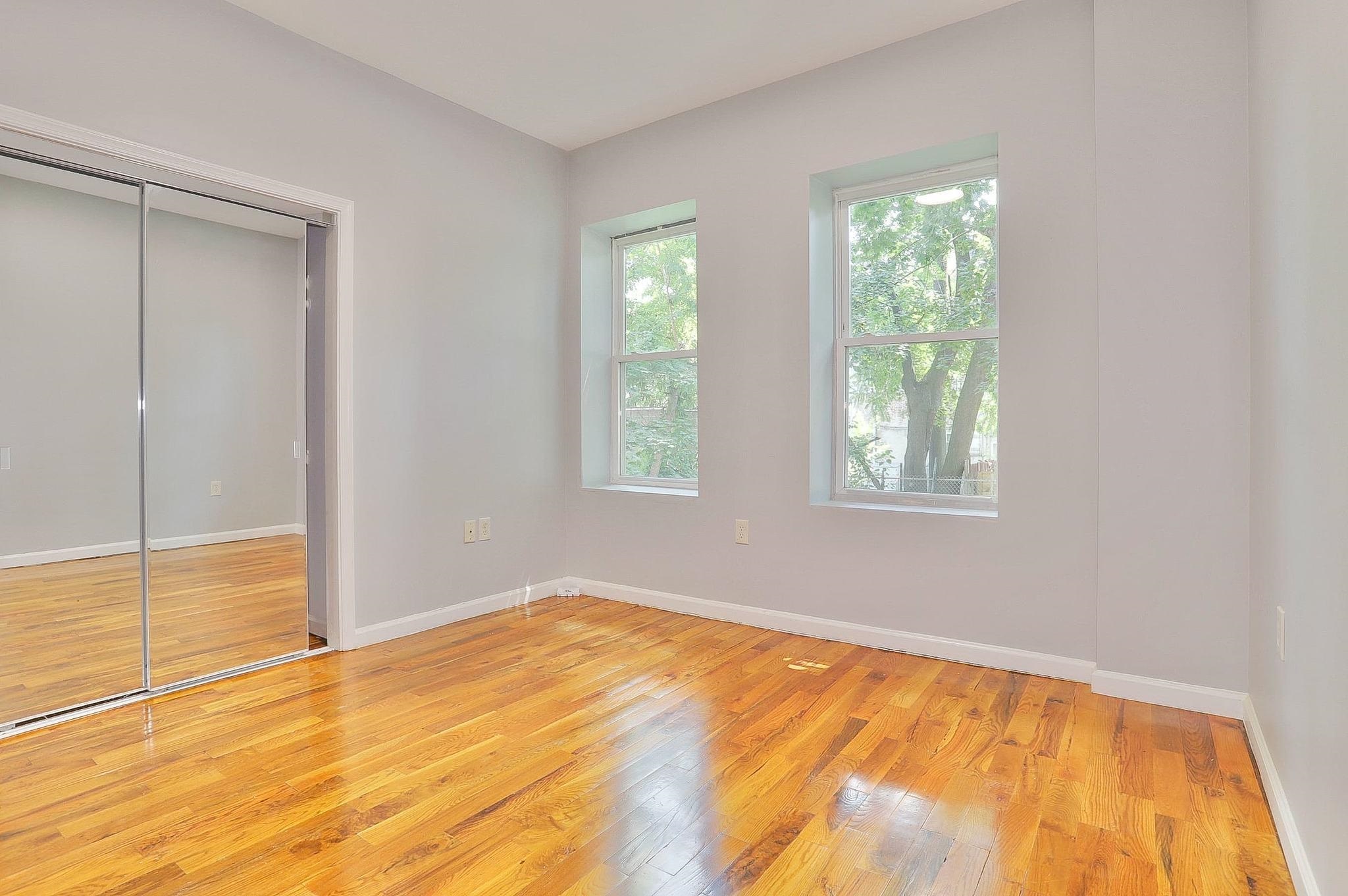 236 VAN HORNE ST Unit: 1B