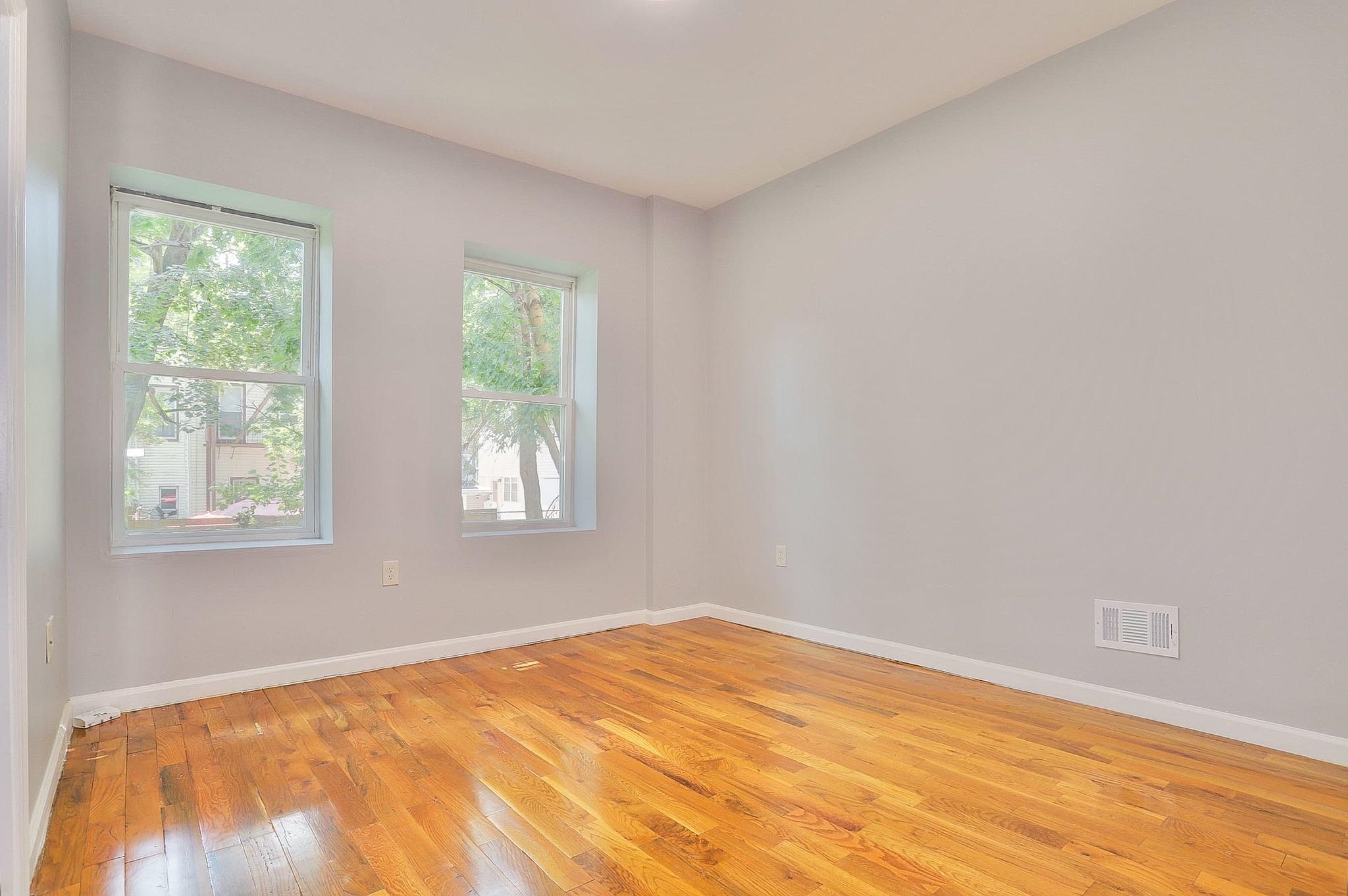 236 VAN HORNE ST Unit: 1B