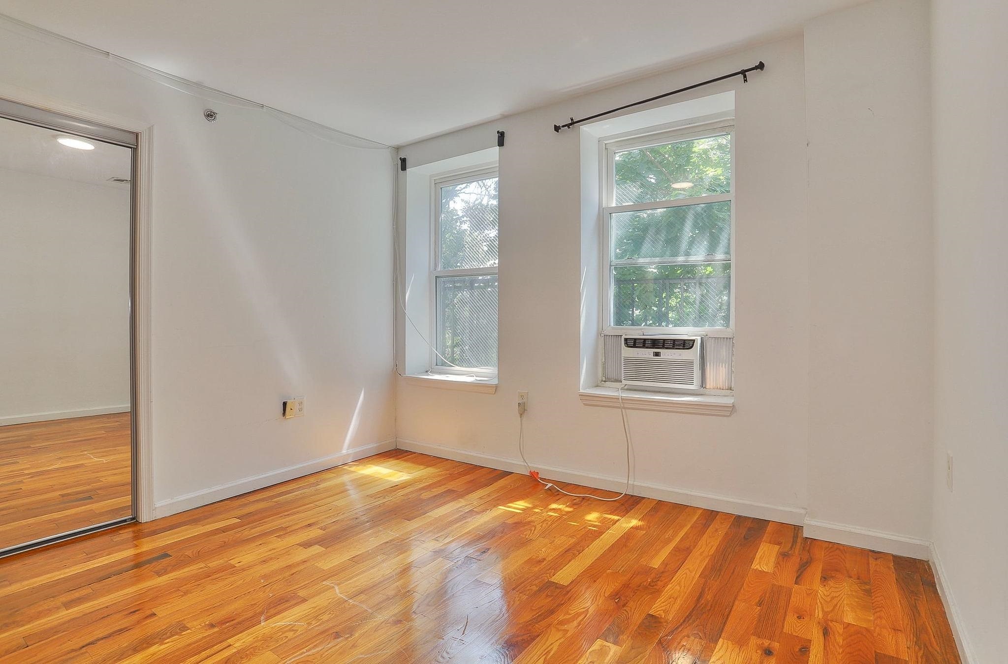 236 VAN HORNE ST Unit: 3B