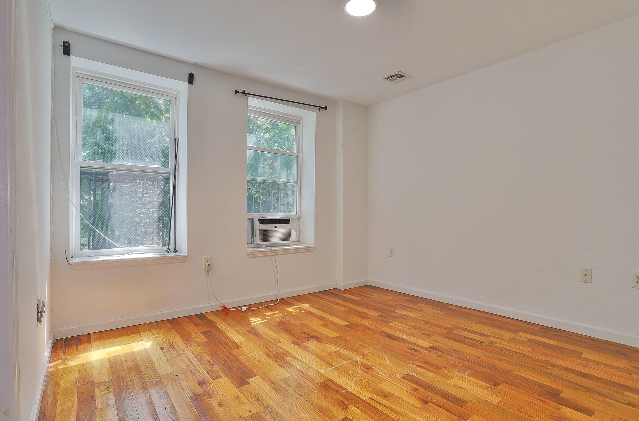 236 VAN HORNE ST Unit: 3B