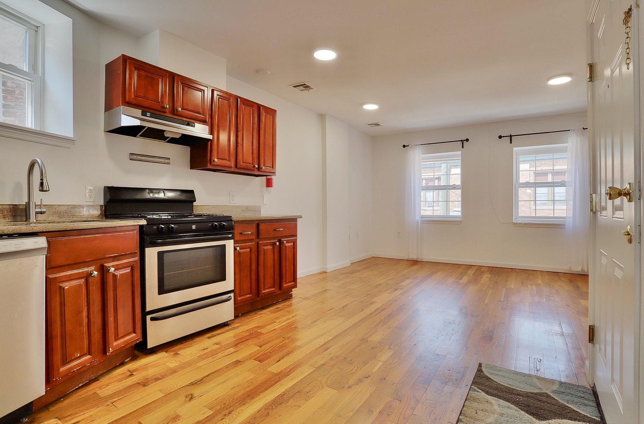 236 VAN HORNE ST Unit: 3B