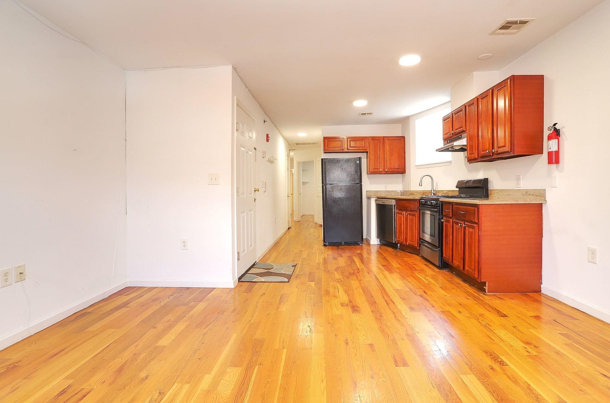 236 VAN HORNE ST Unit: 3B