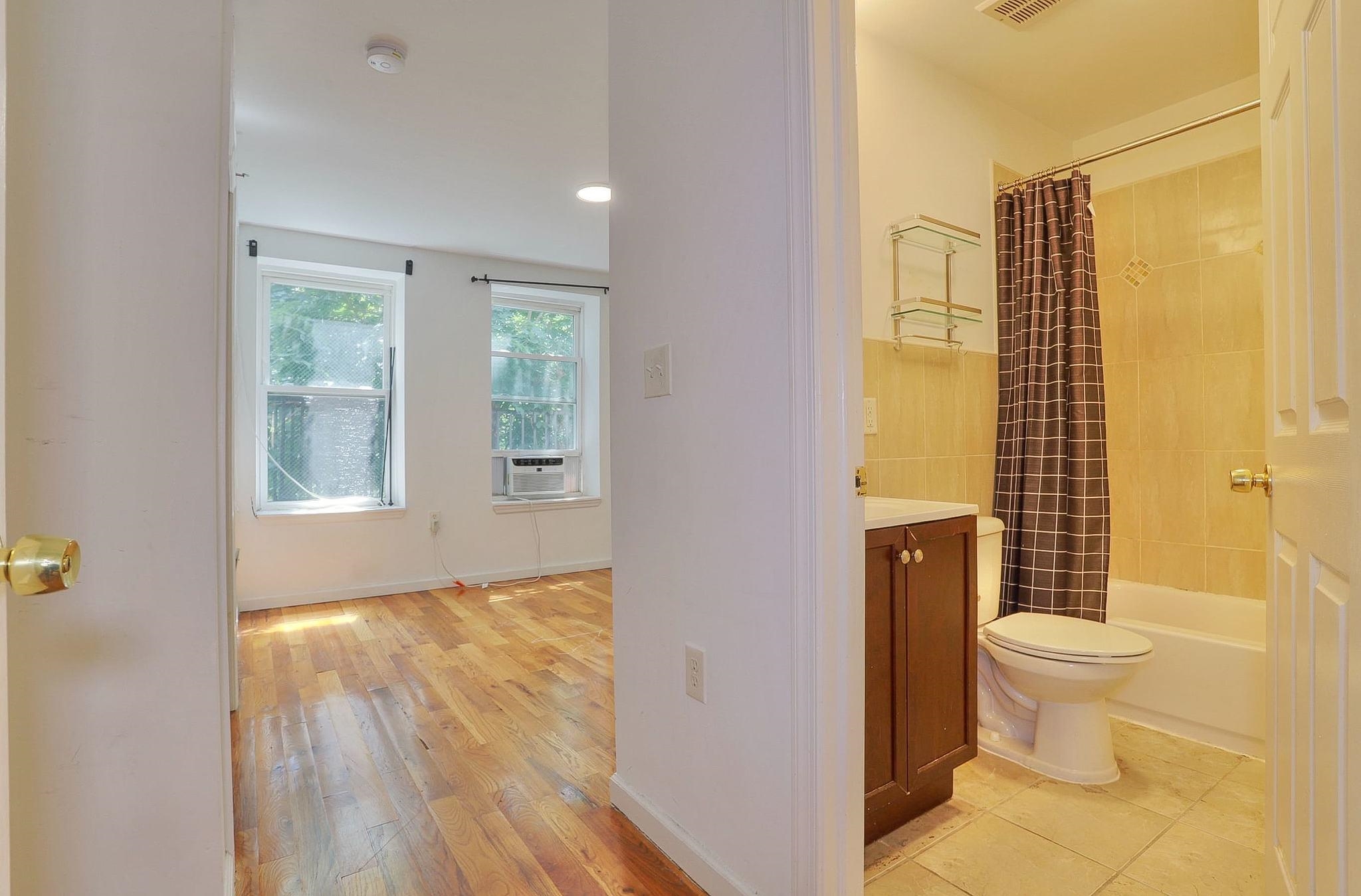 236 VAN HORNE ST Unit: 3B