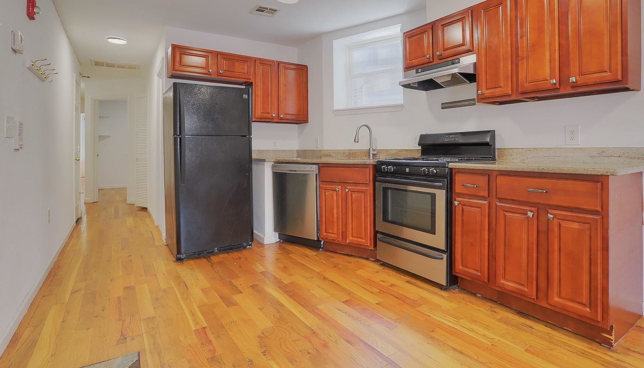 236 VAN HORNE ST Unit: 3B
