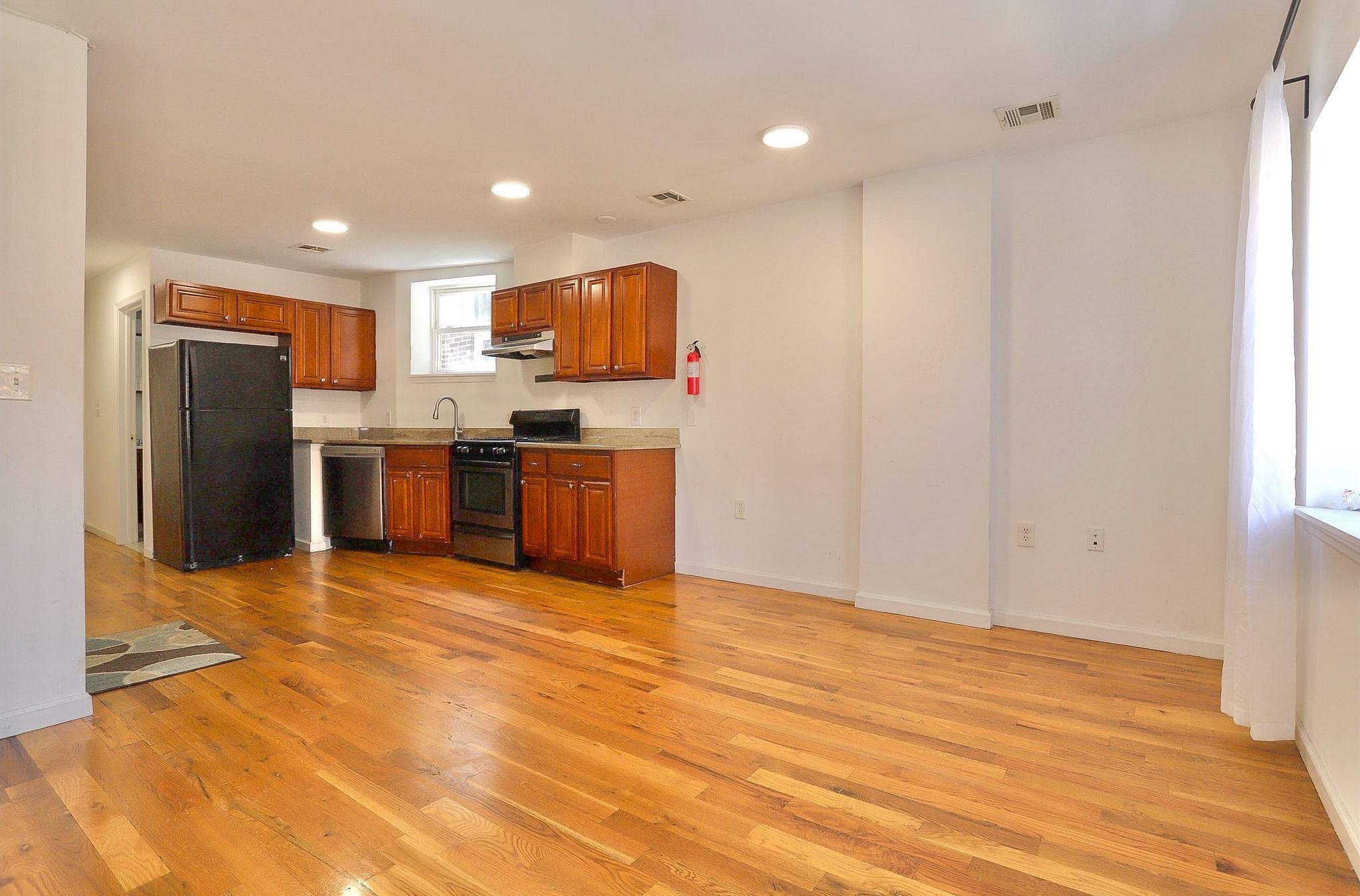 236 VAN HORNE ST Unit: 3B