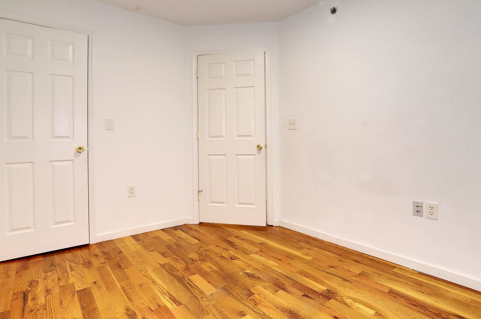 236 VAN HORNE ST Unit: 3B