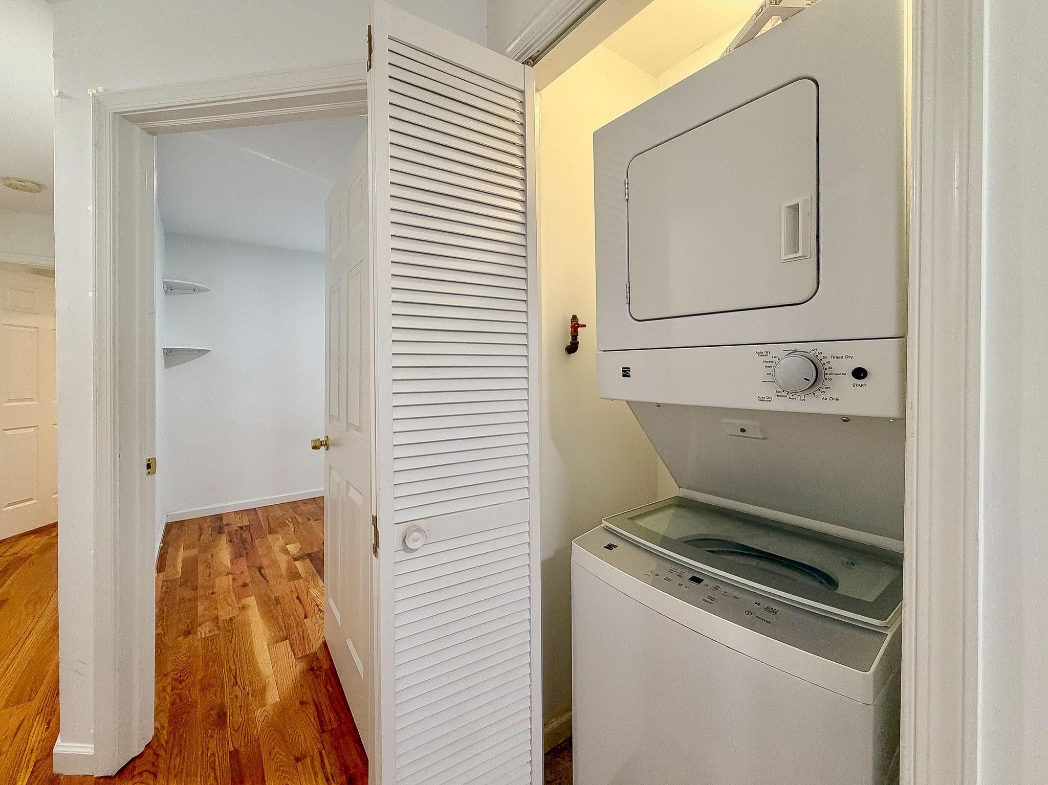 236 VAN HORNE ST Unit: 3B