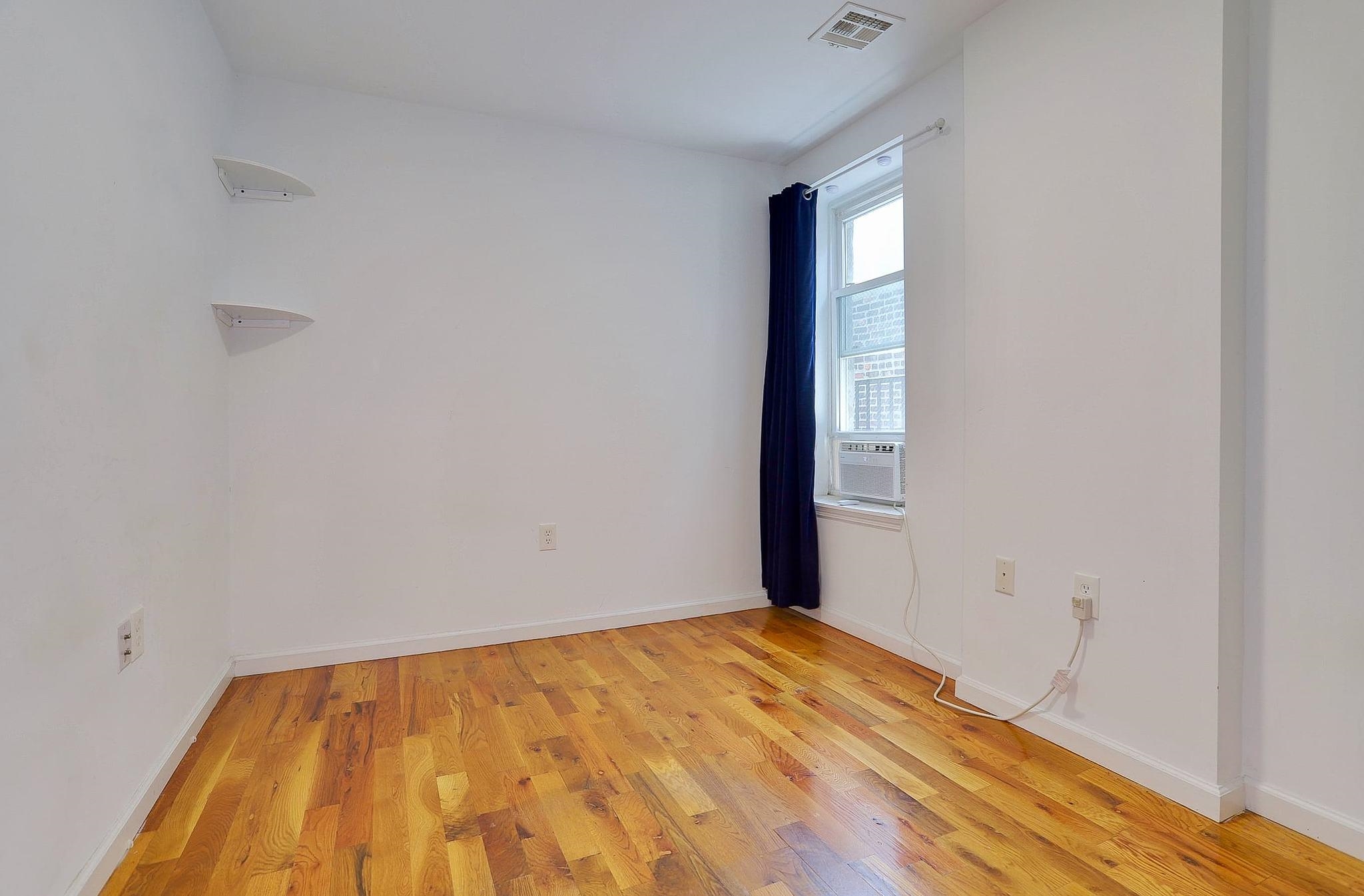 236 VAN HORNE ST Unit: 3B