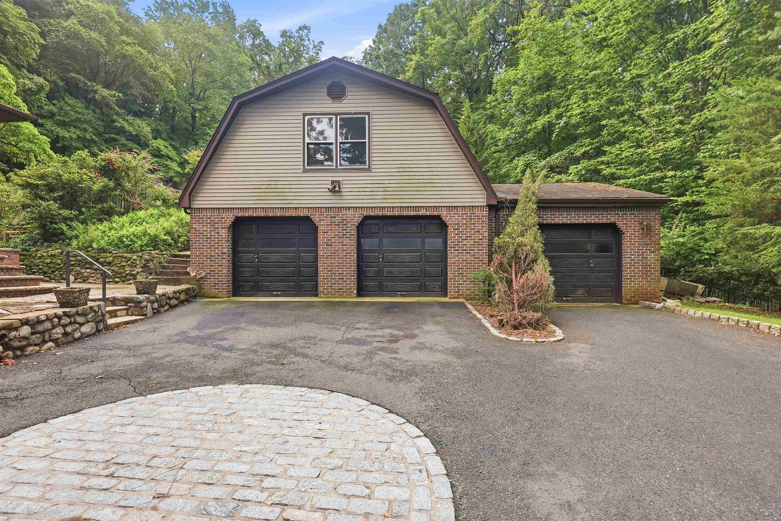 41 CREST RD