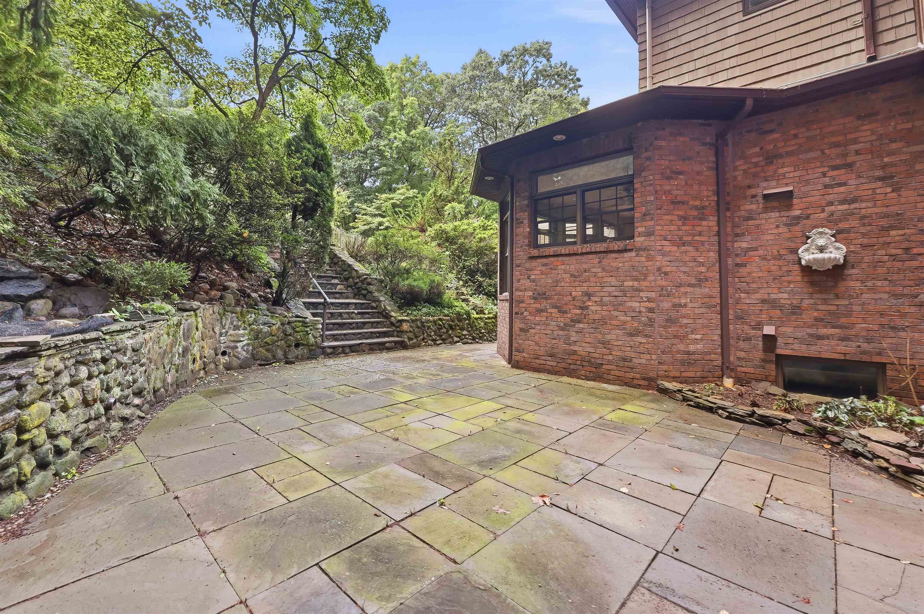 41 CREST RD
