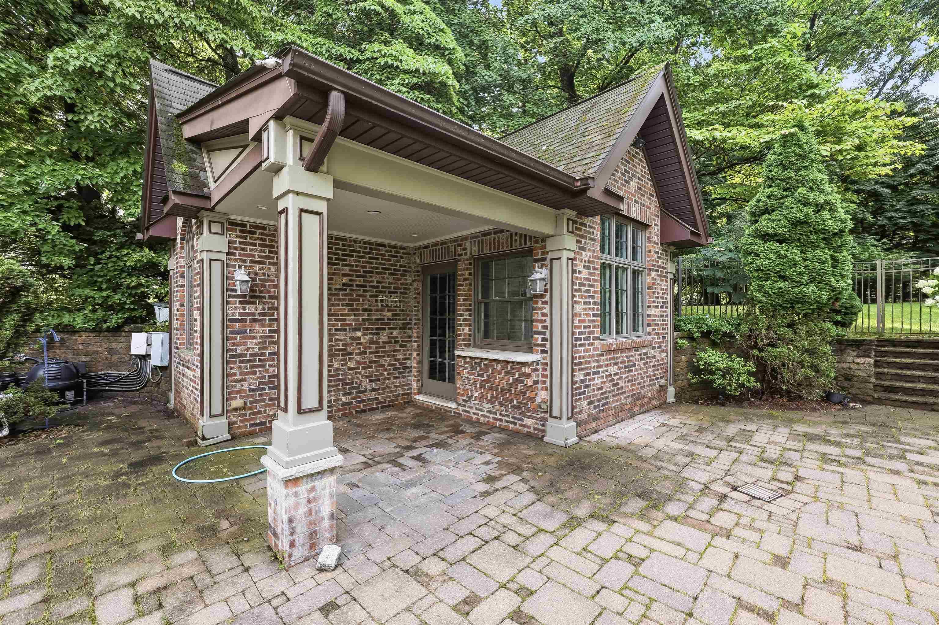 41 CREST RD