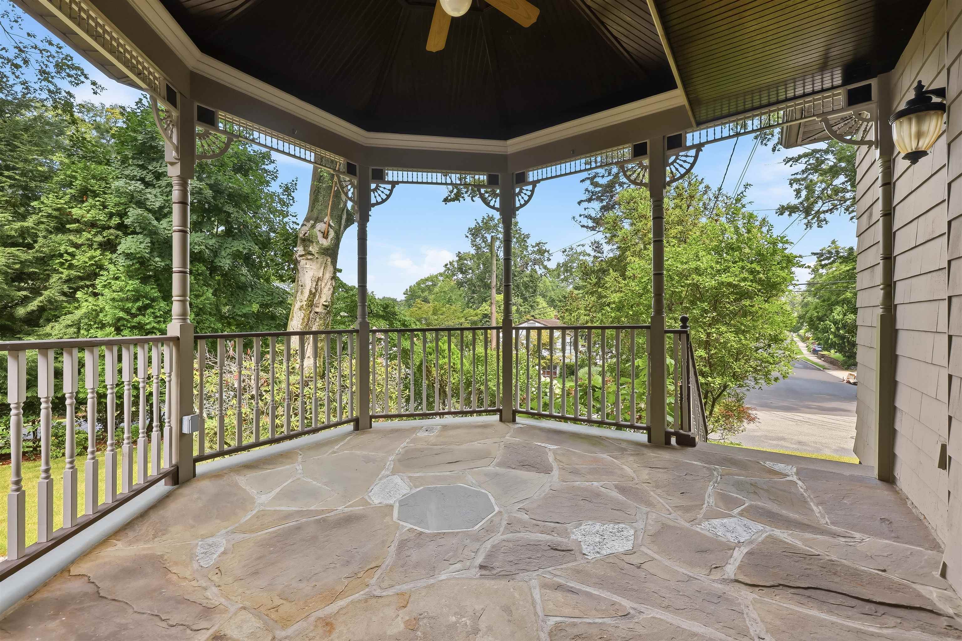 41 CREST RD