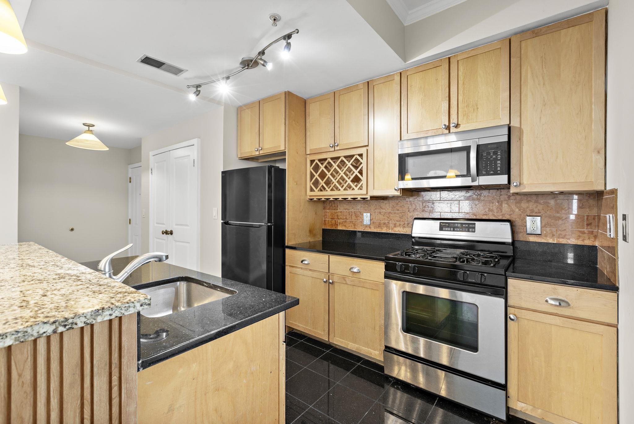 610 NEWARK ST Unit: 4E