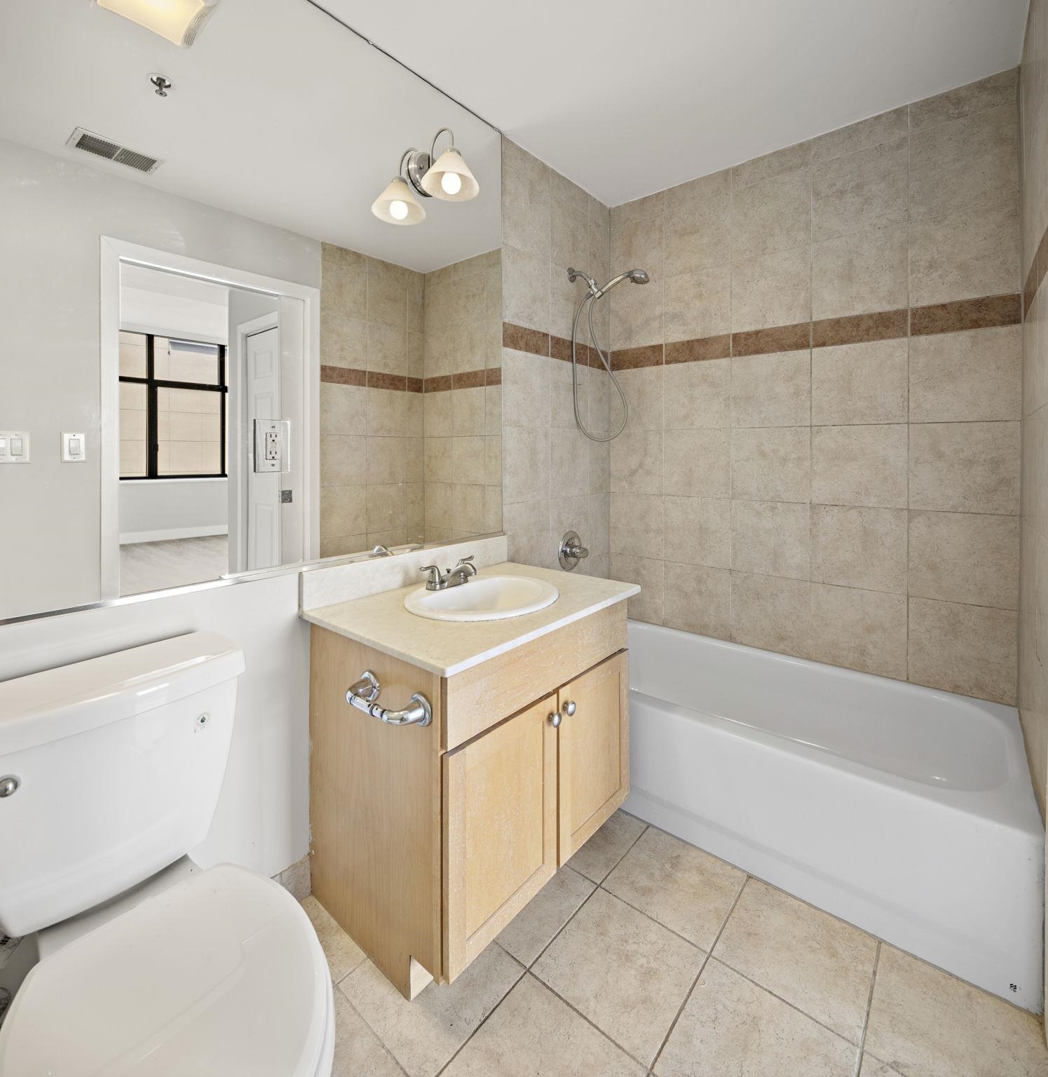 610 NEWARK ST Unit: 4E