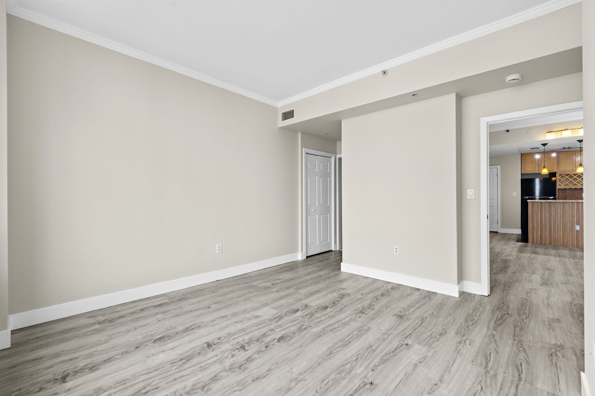 610 NEWARK ST Unit: 4E