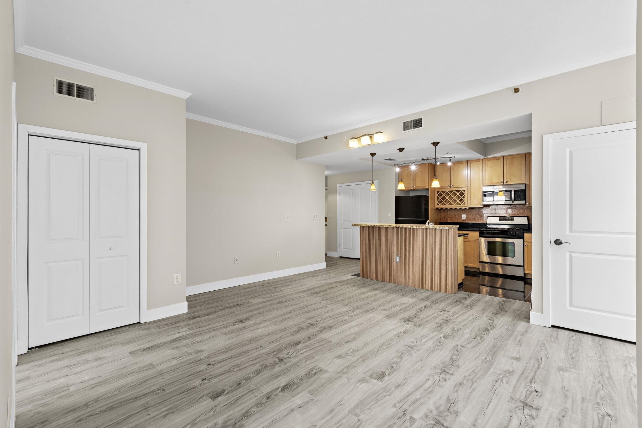 610 NEWARK ST Unit: 4E