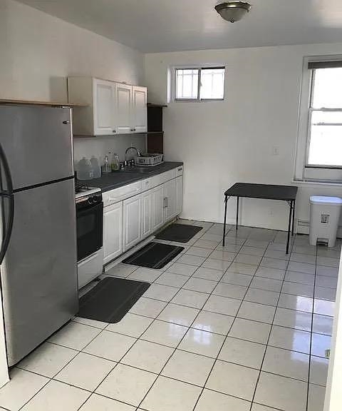 12 VAN REIPEN AVE Unit: 2