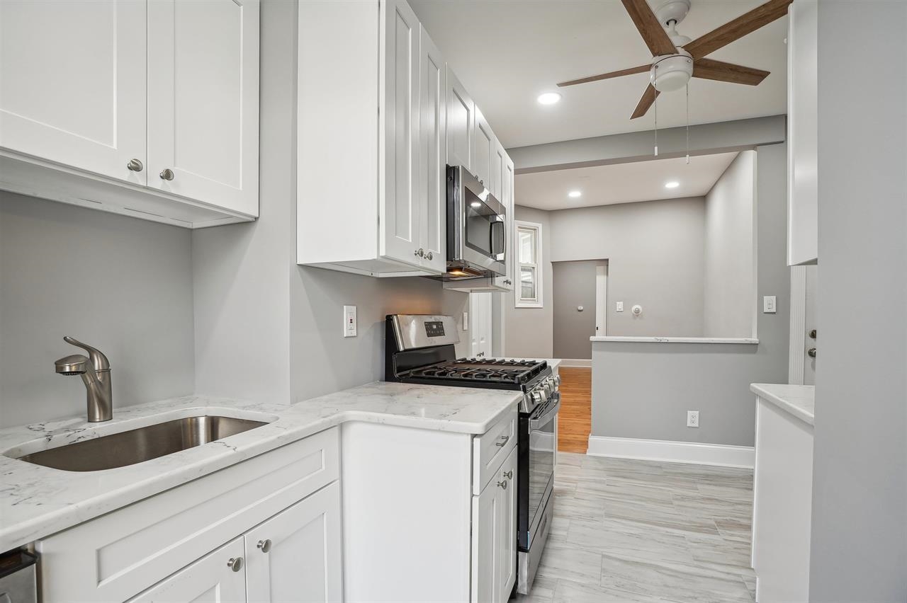 198 GRIFFITH ST Unit: 1L