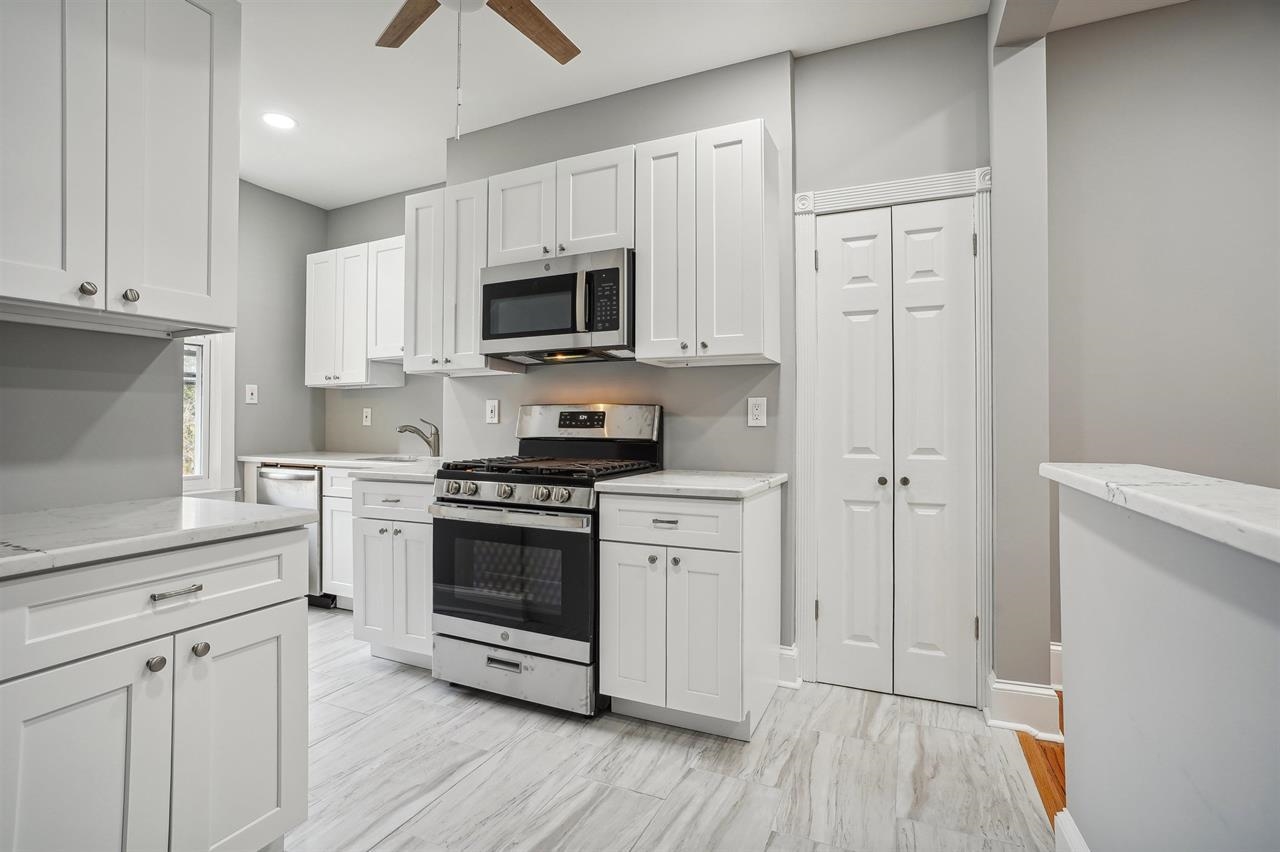 198 GRIFFITH ST Unit: 1L