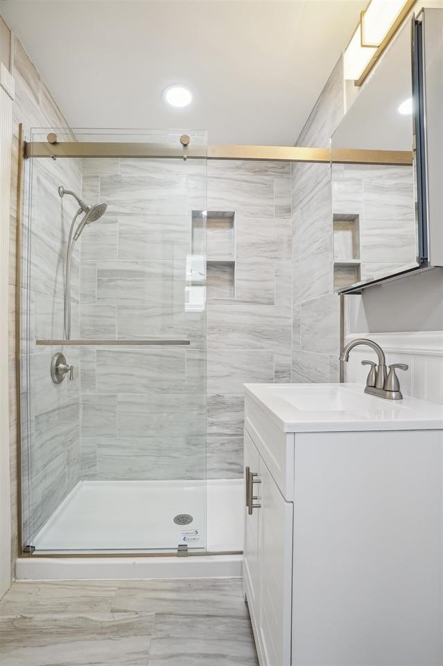 198 GRIFFITH ST Unit: 1L