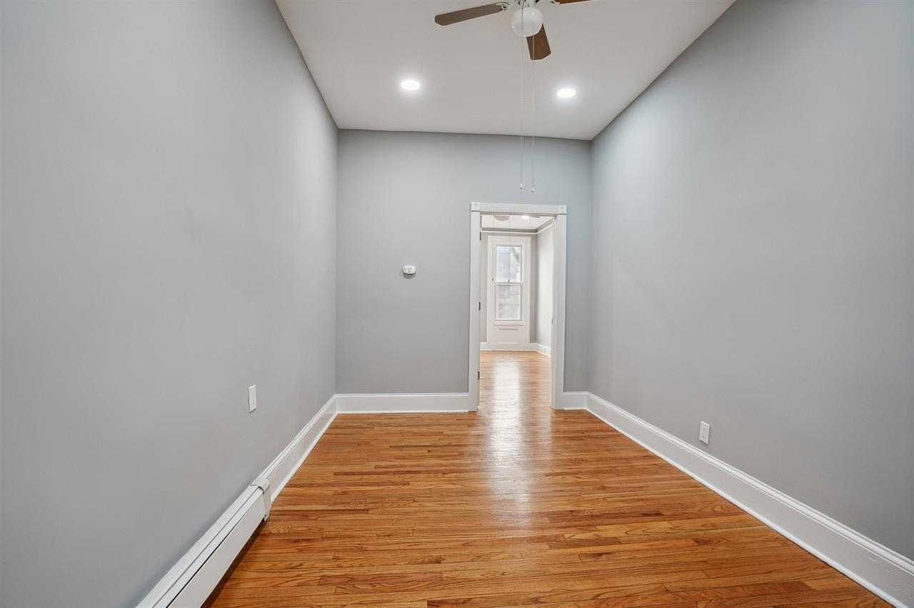198 GRIFFITH ST Unit: 1L