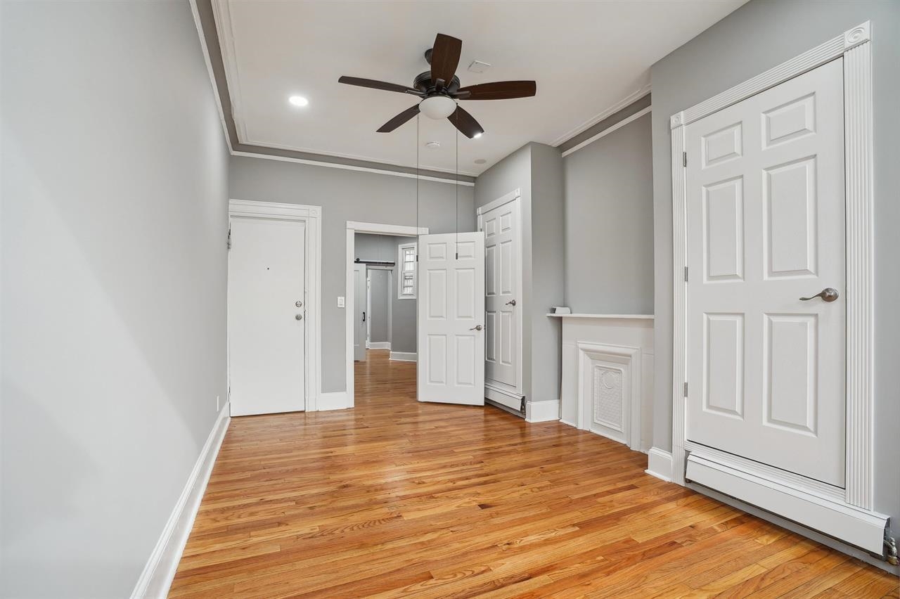 198 GRIFFITH ST Unit: 1L