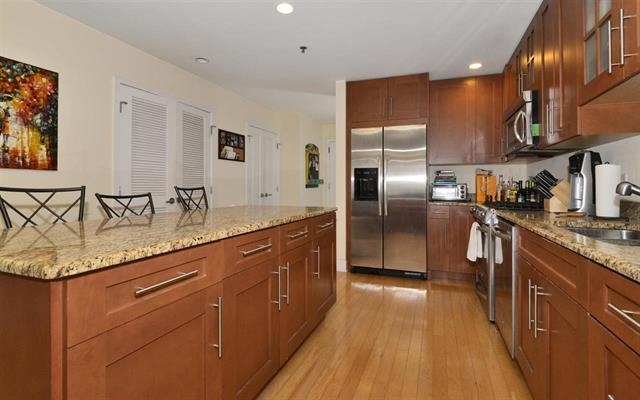 1125 MAXWELL LANE Unit: 404