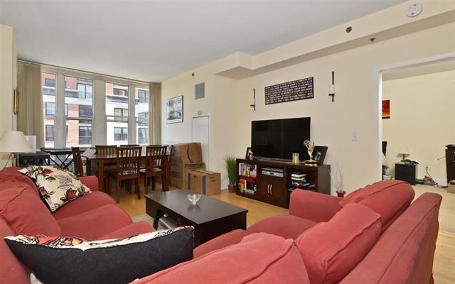 1125 MAXWELL LANE Unit: 404