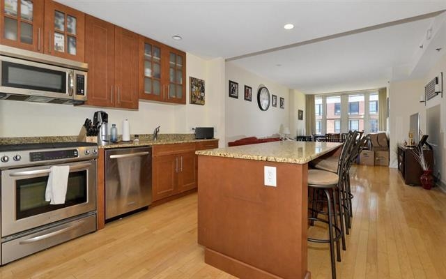 1125 MAXWELL LANE Unit: 404