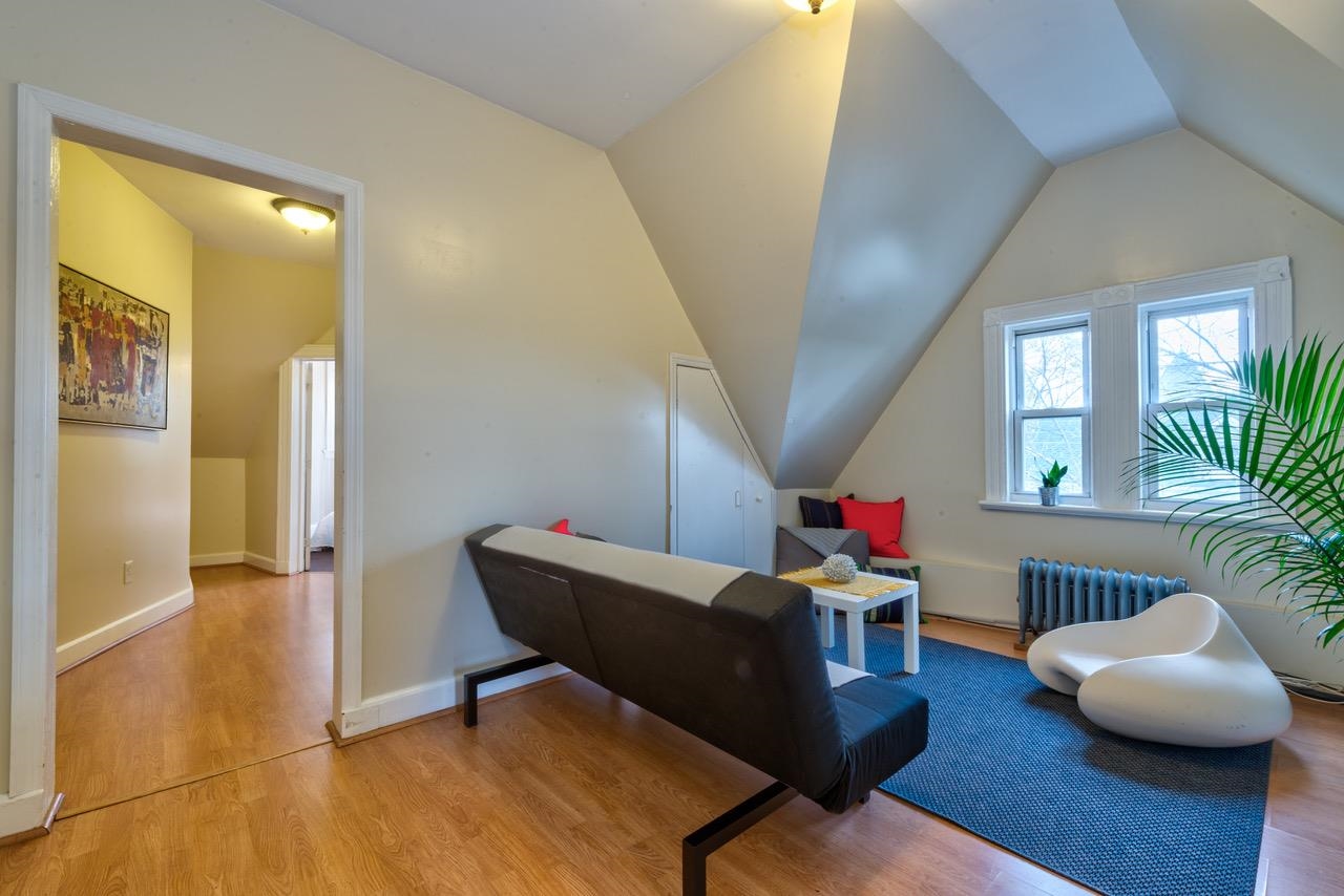 62 BOORAEM AVE Unit: 3