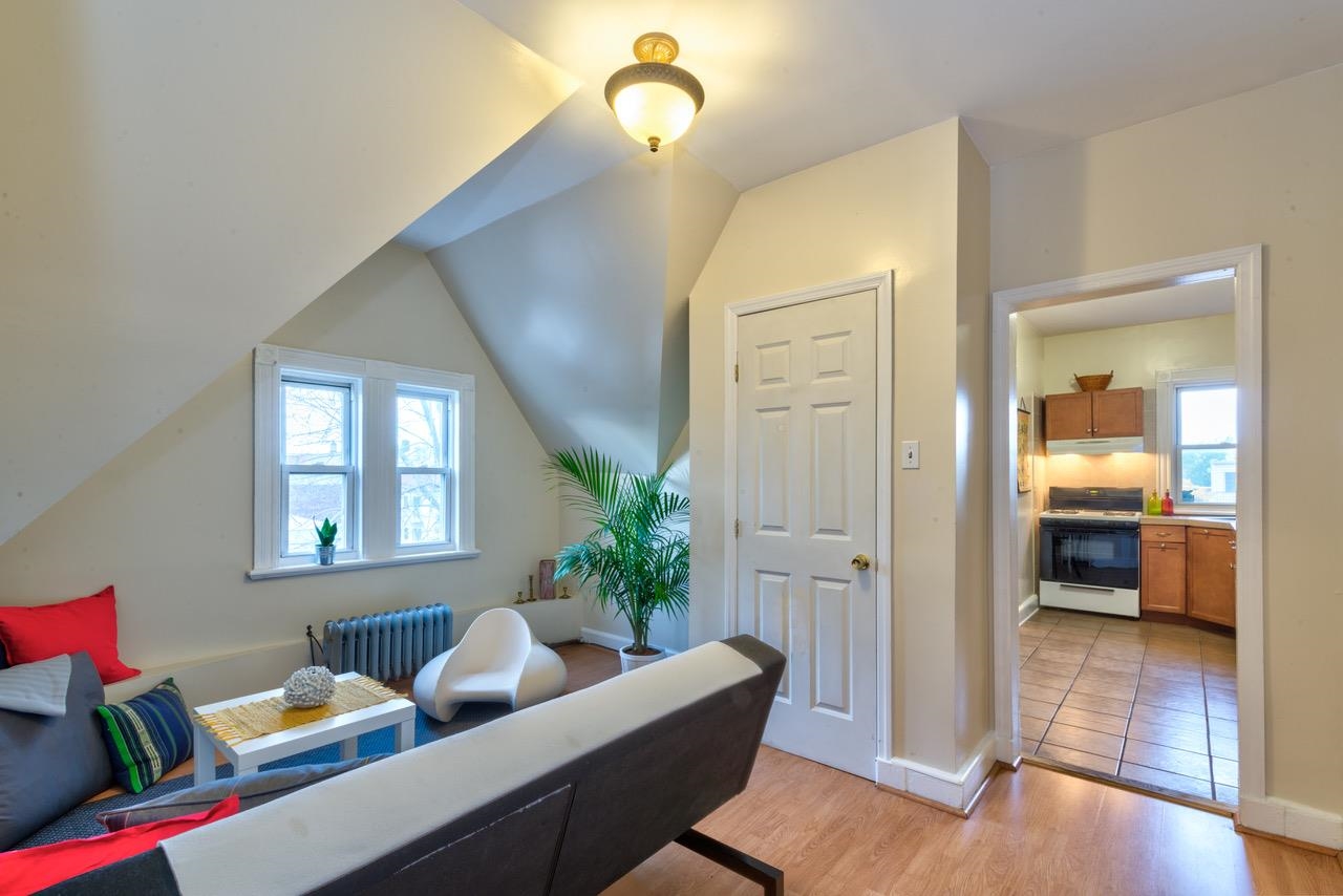 62 BOORAEM AVE Unit: 3