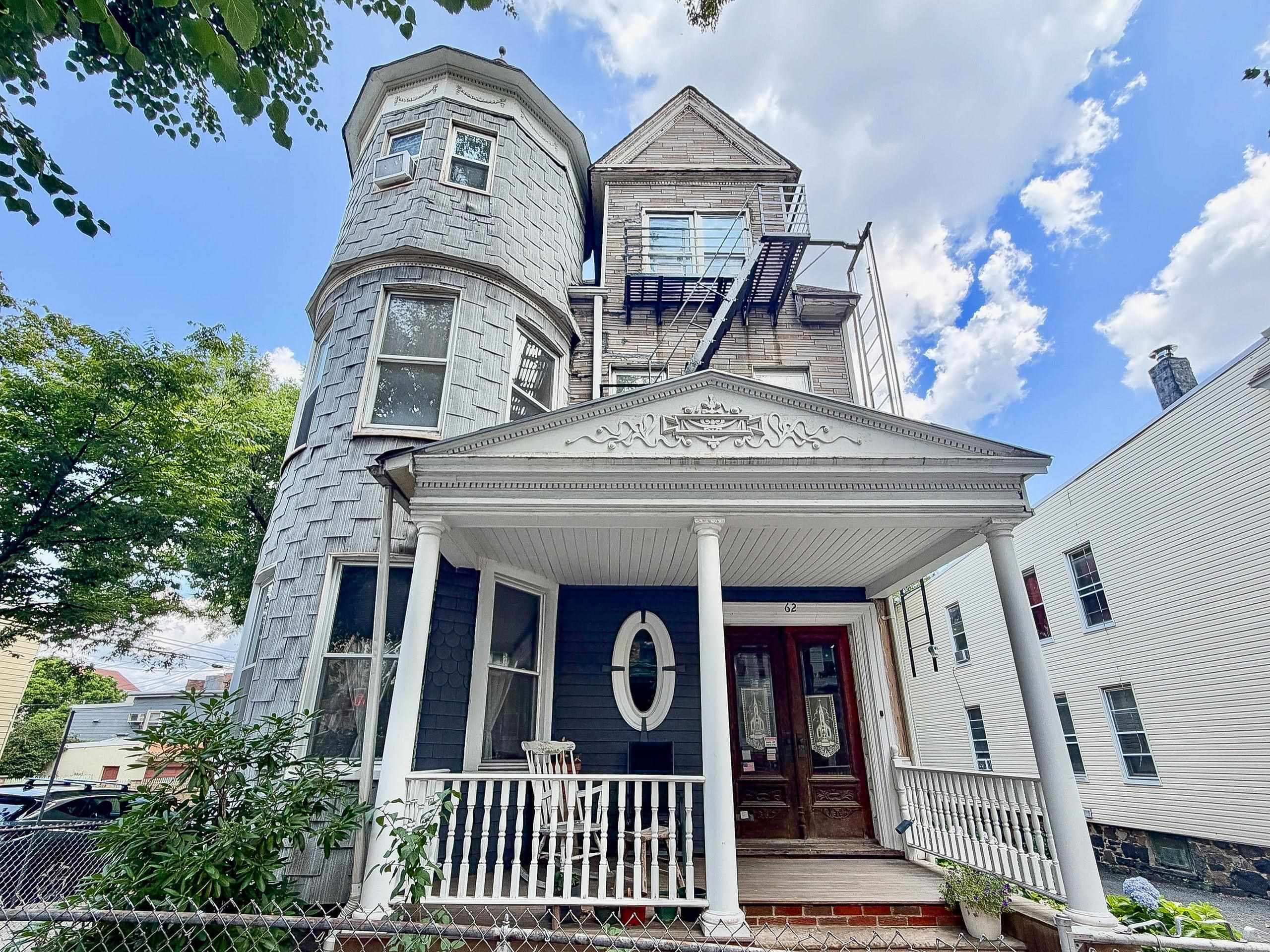 62 BOORAEM AVE Unit: 3