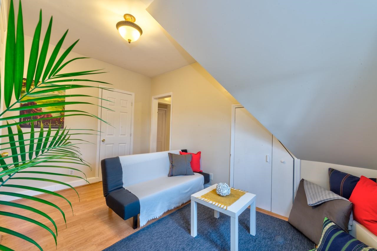 62 BOORAEM AVE Unit: 3