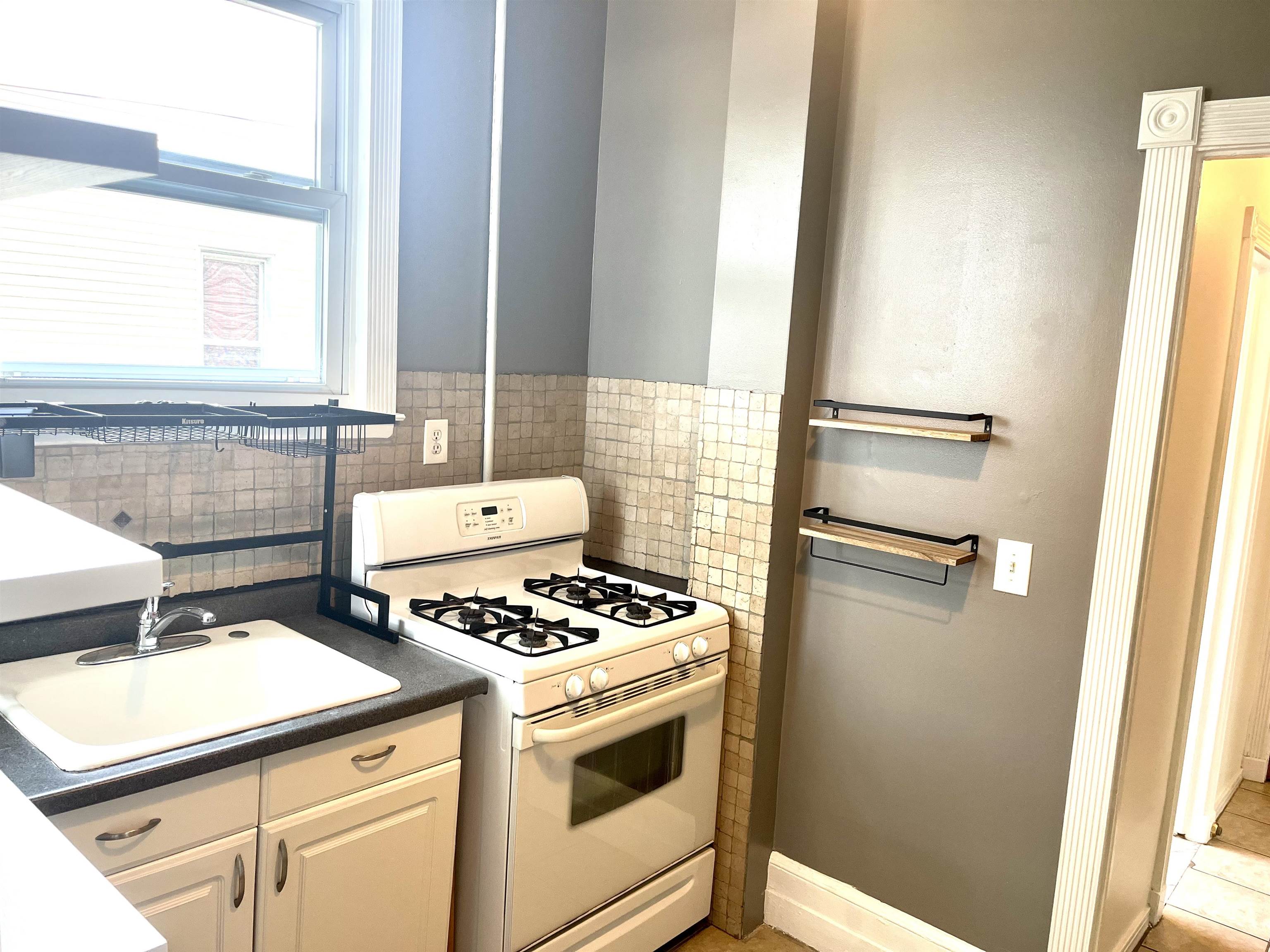 62 BOORAEM AVE Unit: 2
