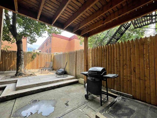 522 MANILA AVE Unit: G