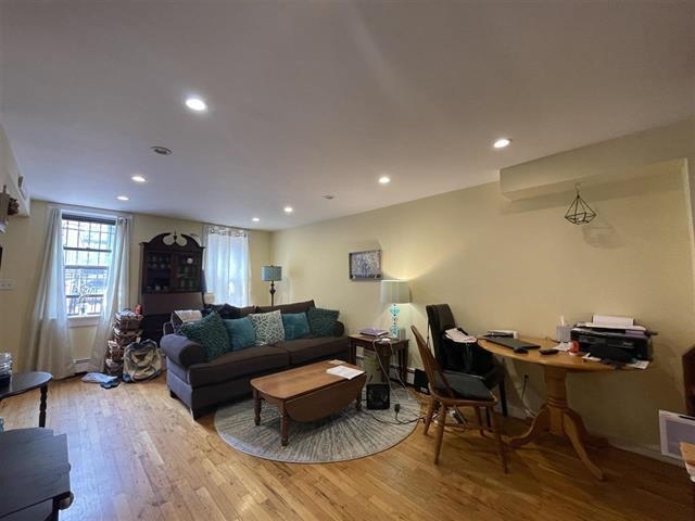 522 MANILA AVE Unit: G