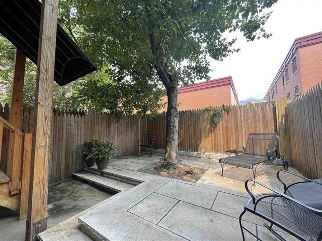 522 MANILA AVE Unit: G
